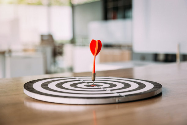 靶心是企业的目标，创业的理念是做得更好，目标营销和企业成功。图片下载
