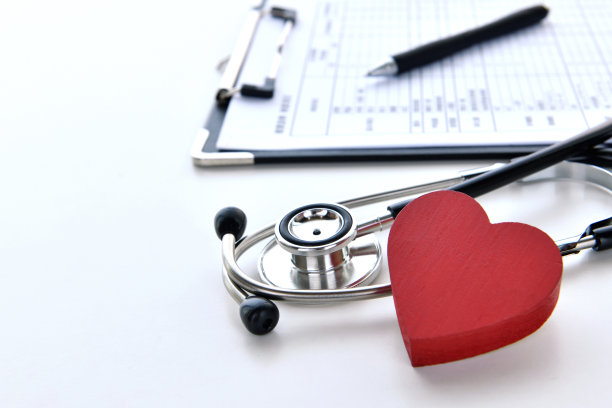 心脏器、听诊器及病历单图片下载