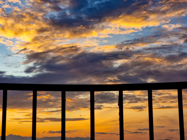 清晨的天空图片下载