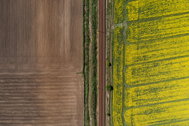 早上的铁路鸟瞰图图片下载