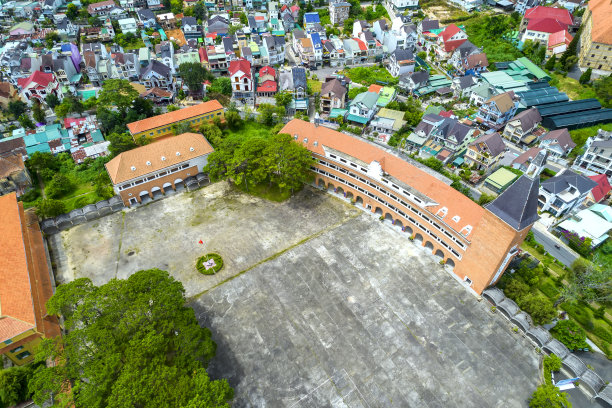 越南大叻师范学院上午鸟瞰图图片下载