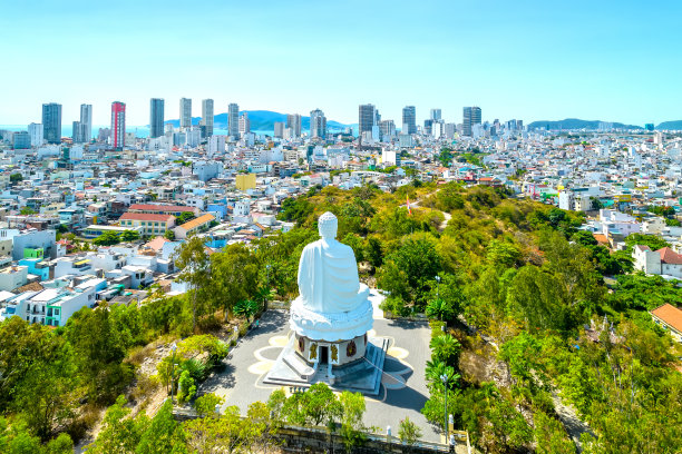 鸟瞰越南芽庄龙子塔大白佛图片下载