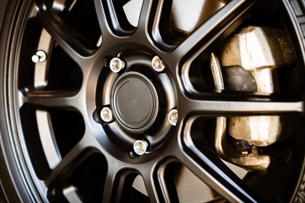 黑色和跑车车轮图片下载