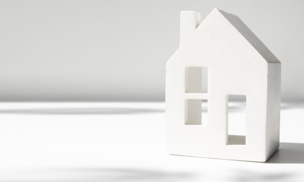 横幅与白色的房子模板和复制空间。空白设计和广告。图片下载