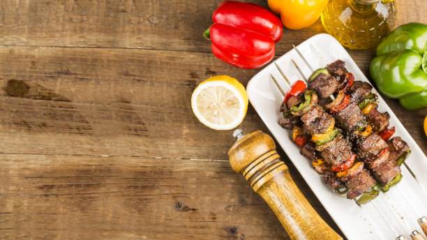 烧烤:青椒鲜牛肉串图片下载