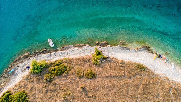 夏季亚得里亚海的高空无人机视图图片下载
