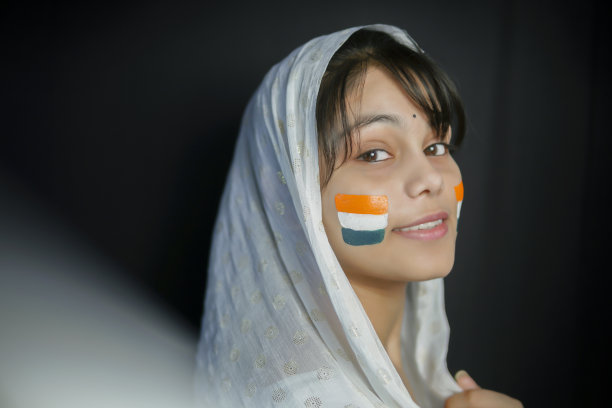 印度少女庆祝独立日(8月15日)。图片下载