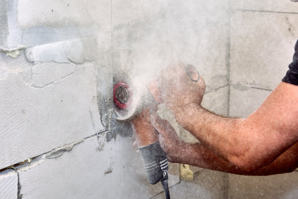 角磨机是一种用碳化硅砂轮切割混凝土的电动工具，用于砌体切割。图片下载