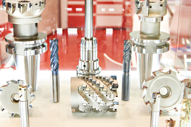 面对圆柱形米尔斯图片下载