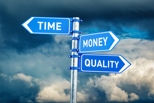 时间金钱质量箭头方向符号差异，在戏剧性的天空背景作为经营理念图片下载