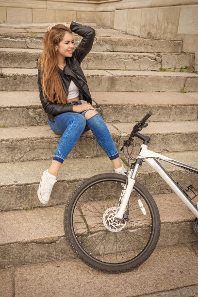 微笑的女孩图片下载