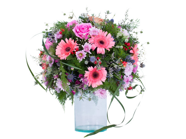 白色的屏风上，花束插在花瓶里图片下载