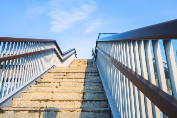 现代城市的日出图片下载