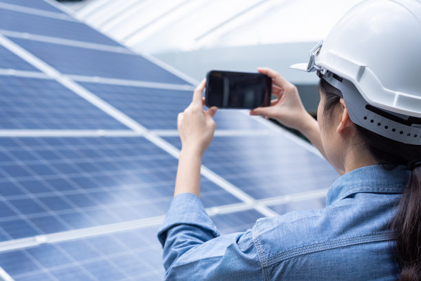 电气工程师，技术，可持续能源概念。图片下载