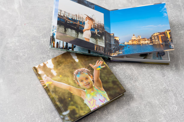 看看家庭相册。记忆的书图片下载