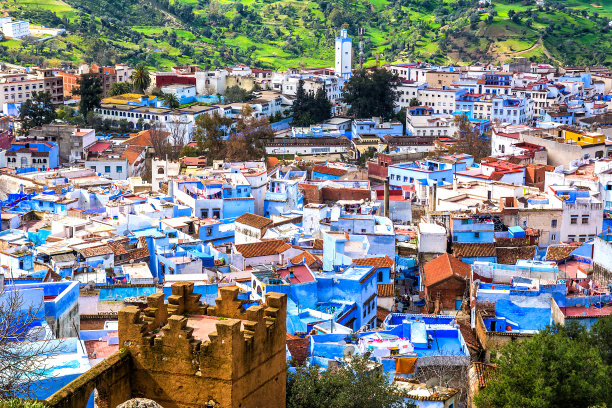 蓝色城市舍夫chaouen的街道俯视图。地点:Chefchaouen，摩洛哥，非洲。艺术照片。美丽的世界图片下载