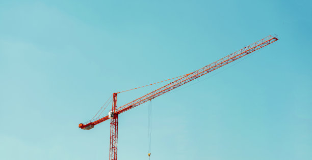 远处塔吊的照片图片下载