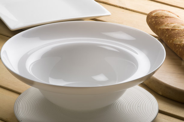 空的汤碗板图片下载