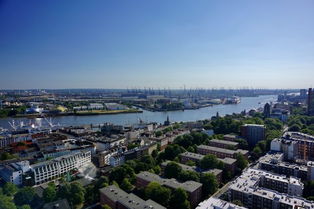 圣迈克尔教堂(德语:Hauptkirche Sankt Michaelis)，俗称米歇尔(德语:[ˈmɪçl̩])，是汉堡五大路德教会(Hauptkirchen)之一，也是该市最著名的教堂之一。图片下载