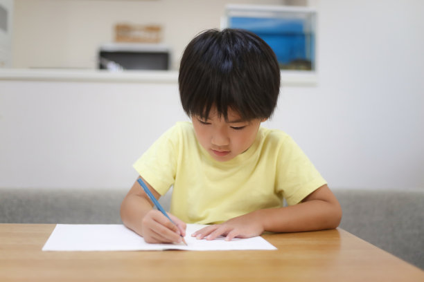 男孩学习图片下载