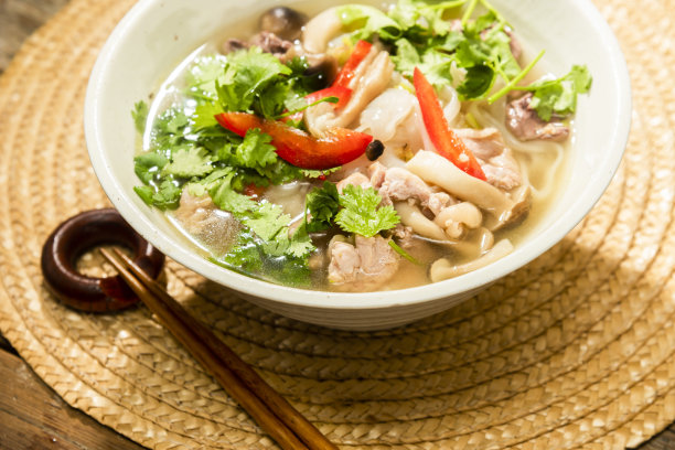 鸡肉河粉越南菜图片下载