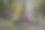 赤脚登山女子在斯洛文尼亚荒野发现瀑布之美图片下载