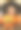 穿着女巫服装的女孩和南瓜灯笼看着相机和微笑。万圣节图片下载