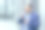 资深商人头发花白，患哮喘发作呼吸困难，男子在外办公图片下载