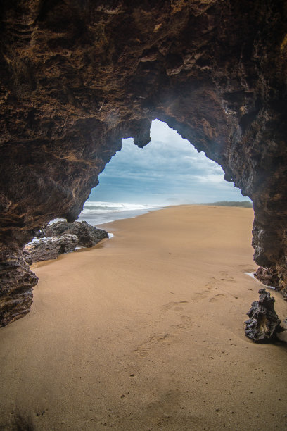 海滩1的洞穴图片下载