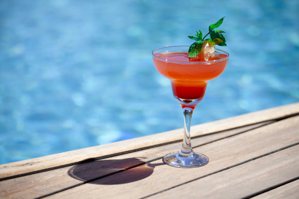 池的鸡尾酒图片下载