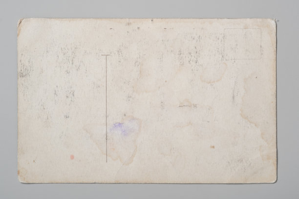 灰色背景明信片的复古背面。图片下载