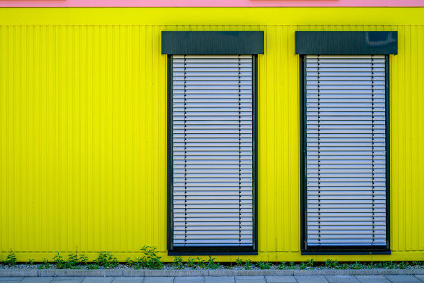 建筑工地的现代移动集装箱图片下载