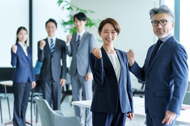 一群亚洲商人的画像图片下载