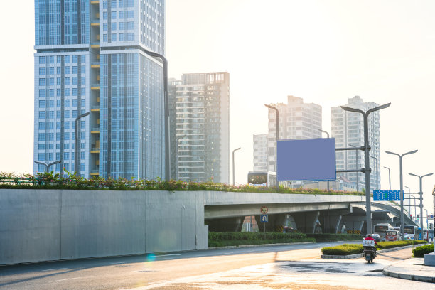 阳光明媚的现代城市和道路图片下载