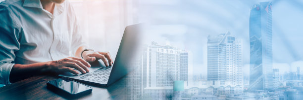 男子在笔记本电脑或电脑上打字，横幅封面设计。图片下载