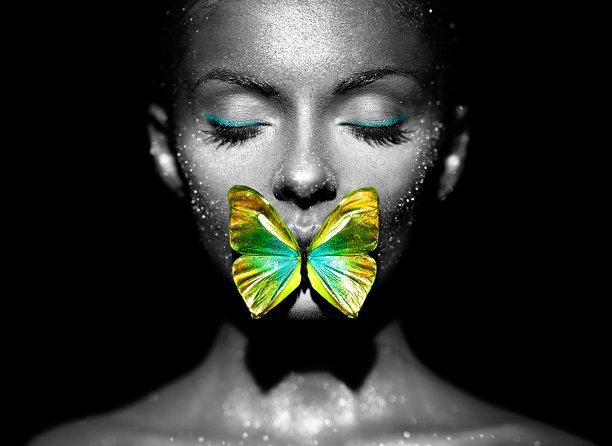 美女模特与黄绿色的蝴蝶图片下载