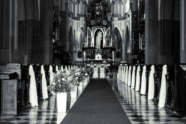 教堂，婚礼大门在修道院图片下载