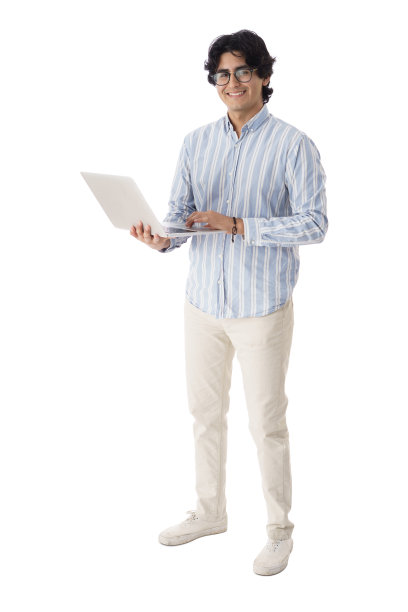 男学生手持并使用笔记本电脑的全貌图片下载