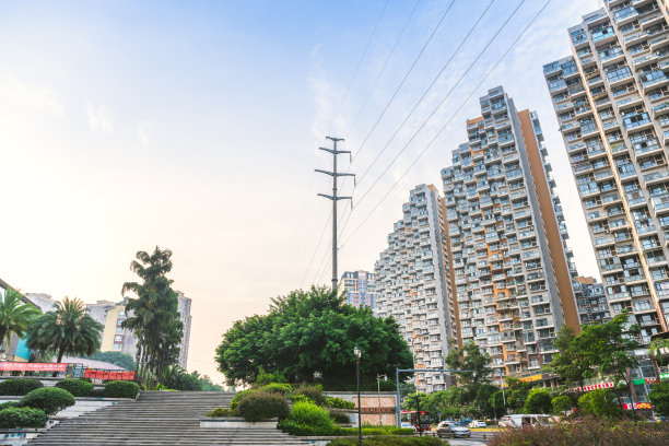 日出:成都现代城市建筑图片下载