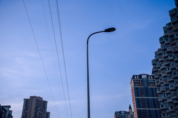 日出:成都现代城市建筑图片下载