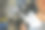 使用金属结构钻孔机的工人图片下载