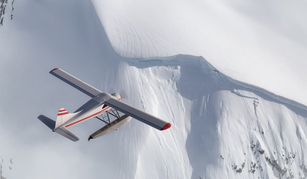 水上飞机飞行的加拿大山景。图片下载