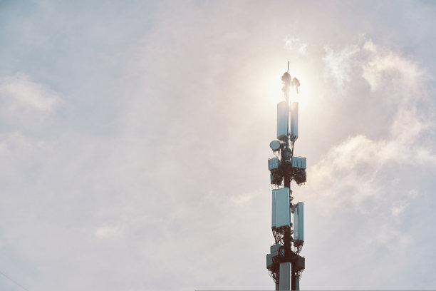 4G和5G蜂窝通信塔。图片下载