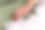 女人的手掌握着孩子的小手。有选择性的重点。一篇关于家庭、支持、关怀、孩子、母亲的文章的图片。图片下载