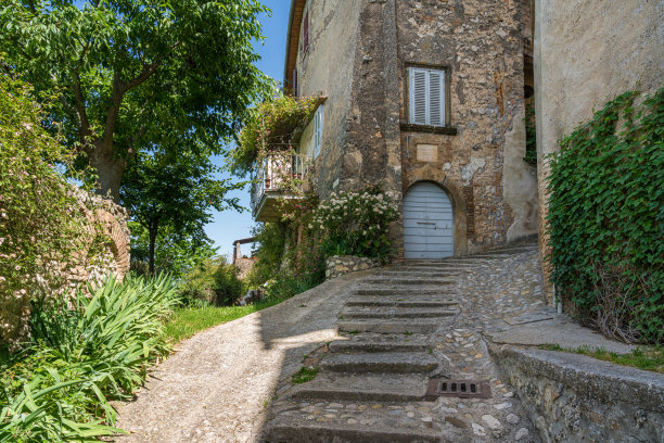 卡尔维·德尔·翁布里亚，意大利翁布里亚特尼省的一个美丽的村庄。图片下载