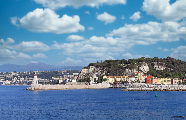 法国尼斯的灯塔和港口景观图片下载