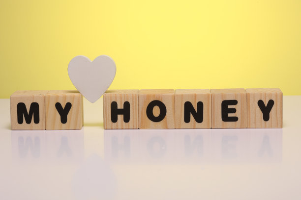 我在木块上的甜言蜜语图片下载