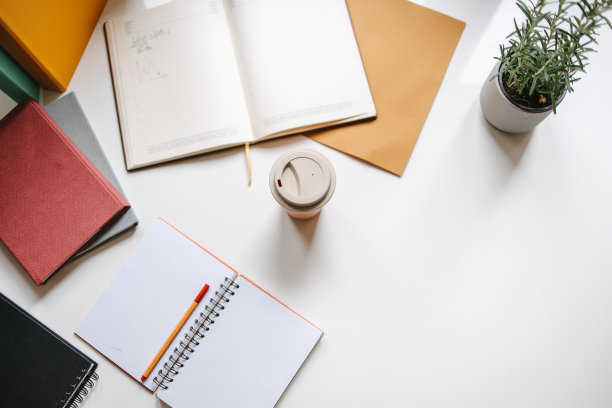 工作区。桌子的俯视图图片下载