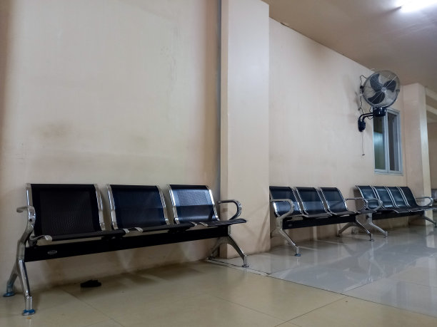 医院候诊室里的椅子图片下载