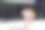 快乐的买家。两个女性朋友有一个购物日。带着袋子在户外散步图片下载